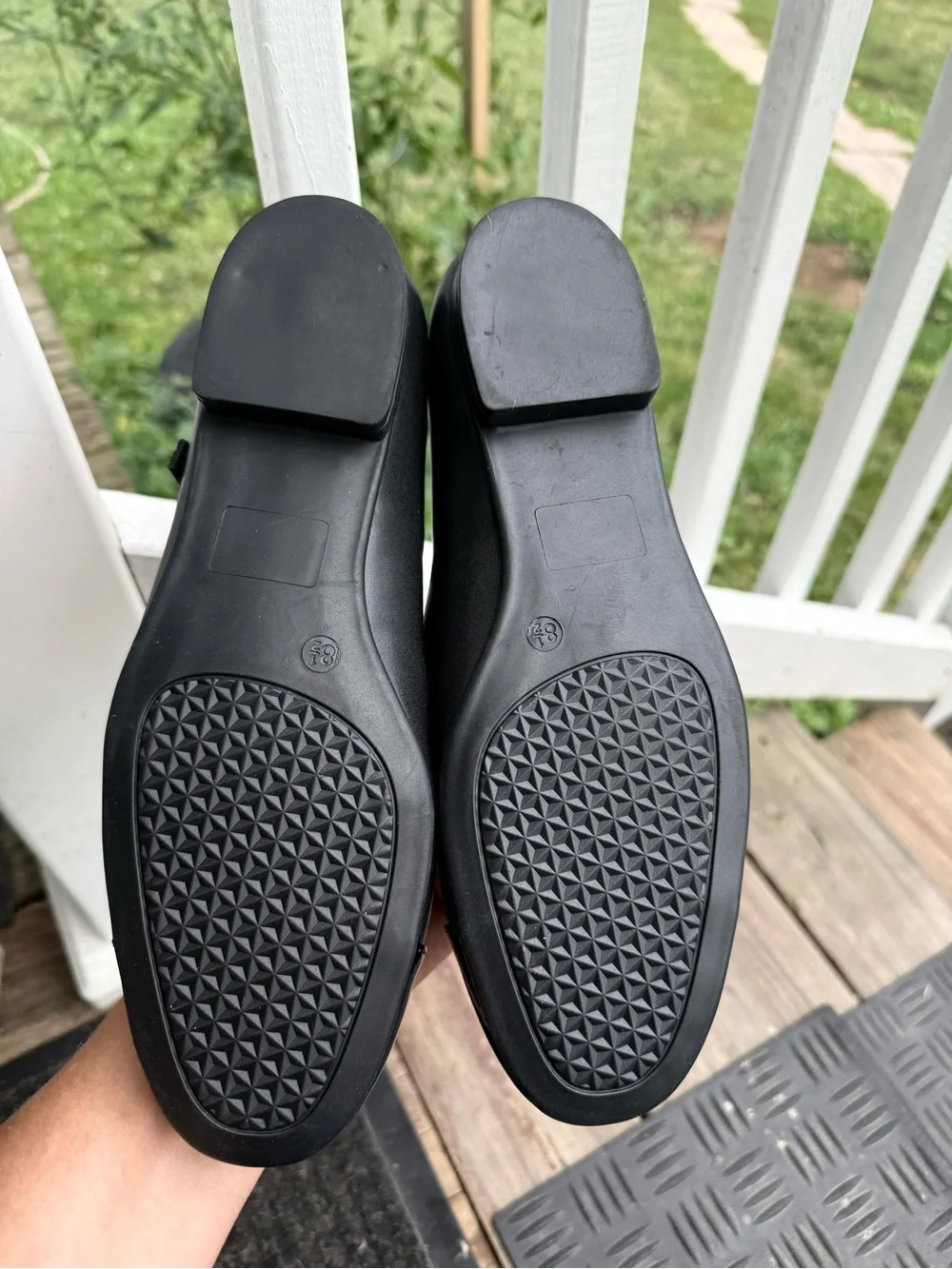 N/A sleek black